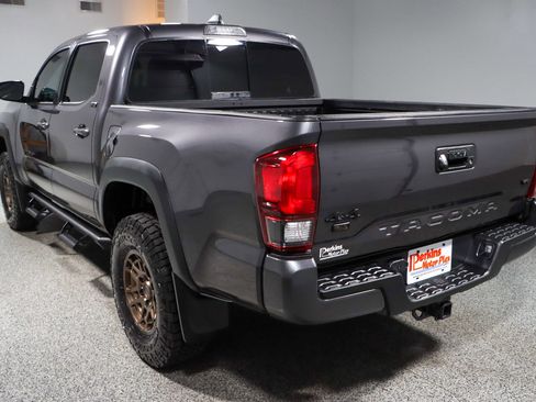 Used 2023 Toyota Tacoma 4x4 Double Cab image 9