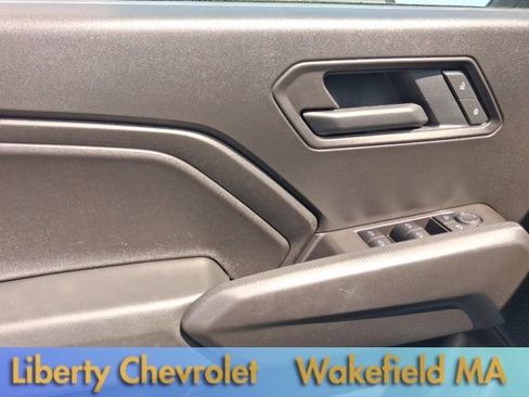 Used 2025 Chevrolet Colorado W/T RWD image 18