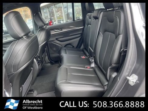 New 2025 Jeep Grand Cherokee Limited w/ Black Appearance Package image 12