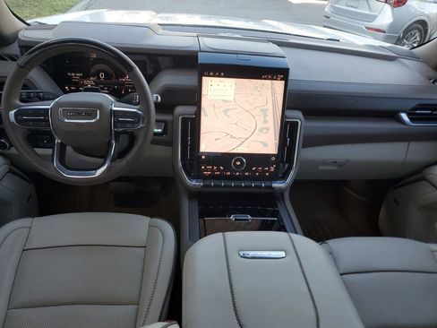 Certified 2025 GMC Yukon XL Denali image 17