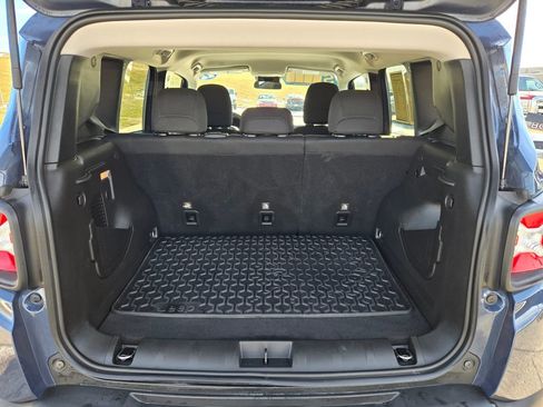 Used 2022 Jeep Renegade Latitude image 30