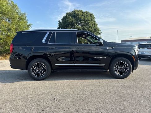 New 2026 GMC Yukon Elevation w/ Elevation Premium Package AWD/4WD image 7