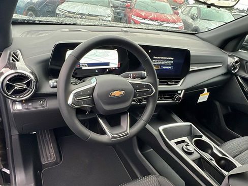 New 2026 Chevrolet Equinox LT w/ Safety and Technology Package image 17