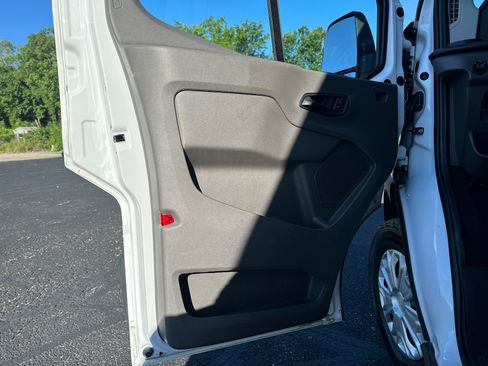 Used 2023 Ford Transit 350 XLT RWD image 11
