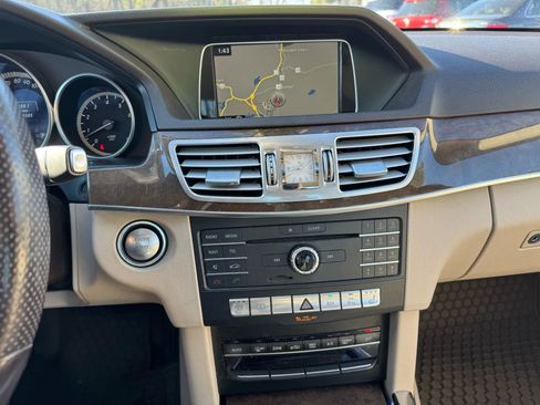 Used 2016 Mercedes-Benz E 350 4MATIC Sedan image 19