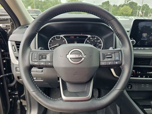 Used 2026 Nissan Rogue SV FWD image 19