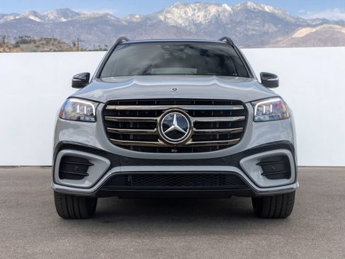 Used 2024 Mercedes-Benz GLS 580 4MATIC image 4