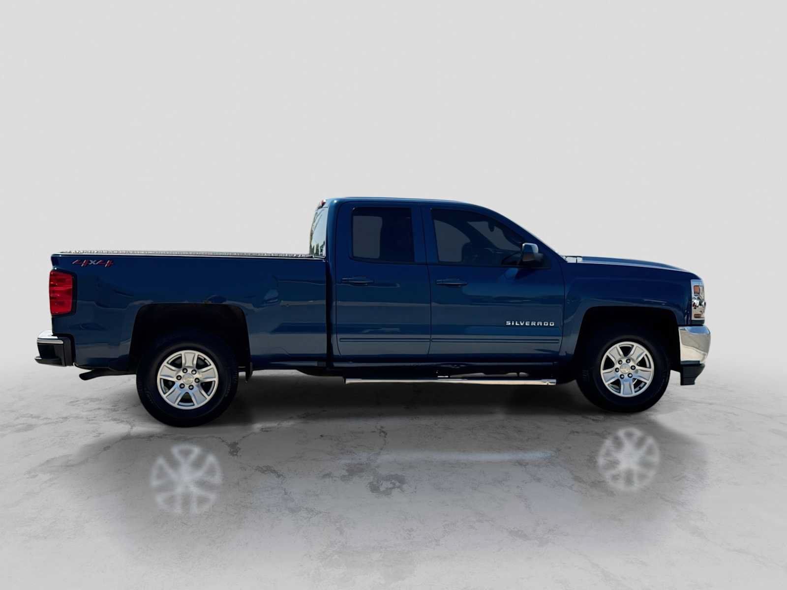 Used 2018 Chevrolet Silverado 1500 LT w/ All Star Edition AWD/4WD image 7