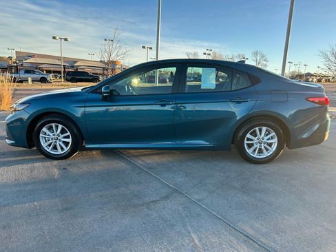 Used 2026 Toyota Camry LE w/ Convenience Package image 5