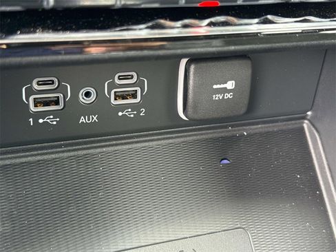 New 2025 Jeep Grand Cherokee Altitude image 25