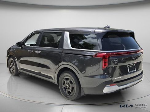 Certified 2026 Kia Carnival FWD image 11