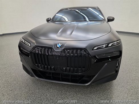 Used 2023 BMW 760i xDrive AWD/4WD image 1