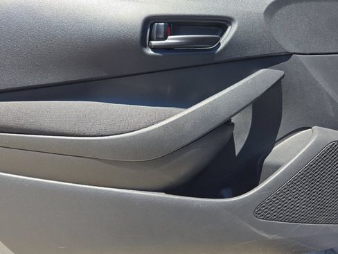 Certified 2025 Toyota Corolla LE FWD image 10