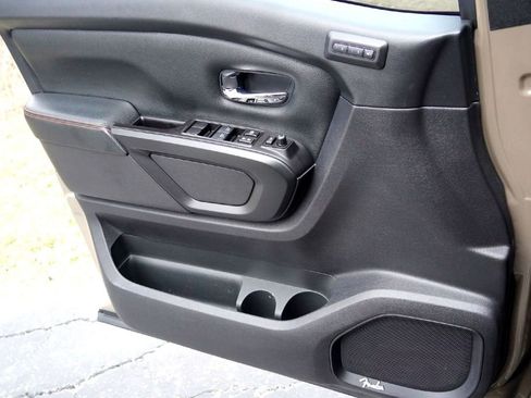 Used 2020 Nissan Titan PRO-4X w/ Pro-4x Convenience Package image 31