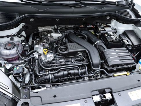 New 2025 Volkswagen Taos SEL image 68