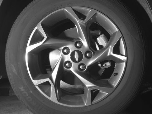 Used 2025 Chevrolet Trax LT FWD image 13