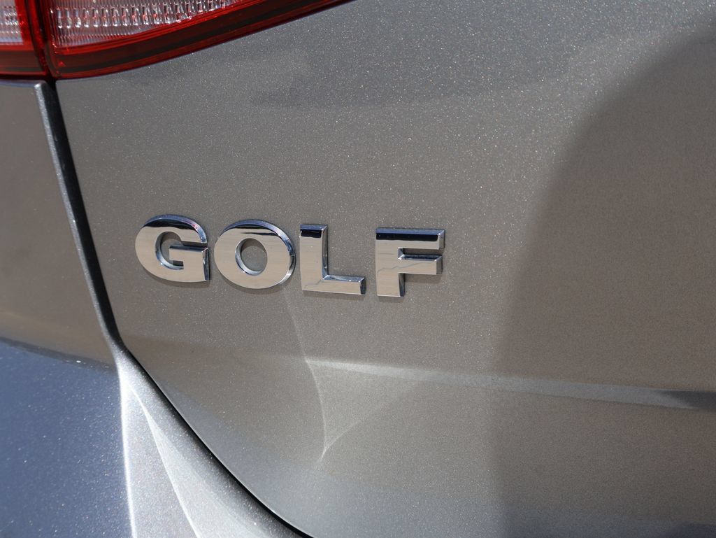 Used 2018 Volkswagen Golf S FWD image 32