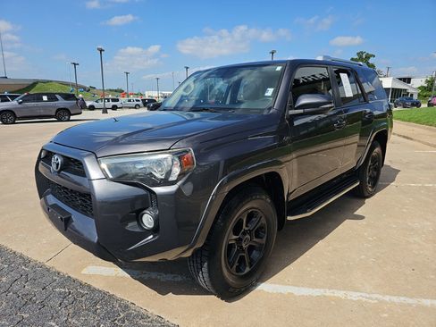 Used 2016 Toyota 4Runner SR5 Premium RWD image 8