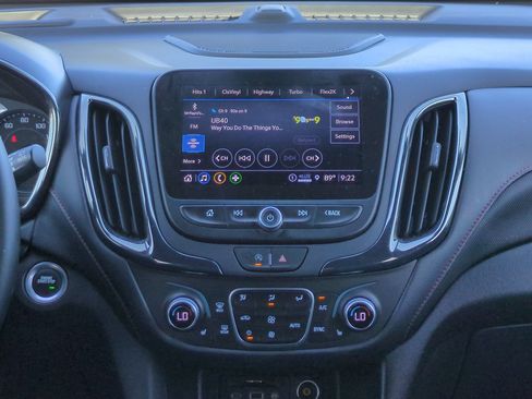 Used 2023 Chevrolet Equinox RS w/ RS Leather Package FWD image 17