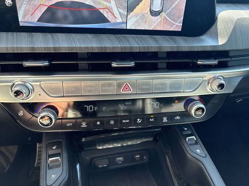 Certified 2024 Kia Telluride SX Prestige w/ Towing Package AWD/4WD image 20