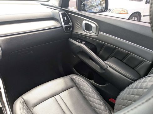 Used 2021 Kia Sorento SX image 18