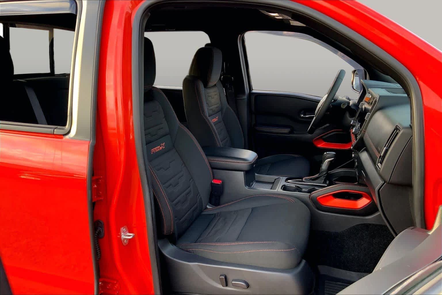 Used 2025 Nissan Frontier Pro-X w/ Tow Package RWD image 9