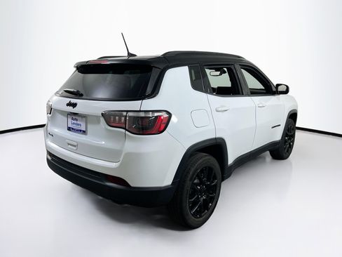 Used 2022 Jeep Compass Latitude w/ Convenience Group AWD/4WD image 5