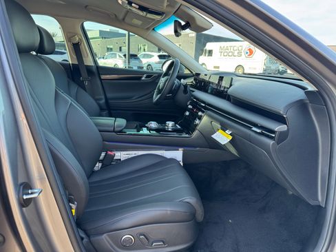 Used 2025 Genesis G80 2.5T image 19