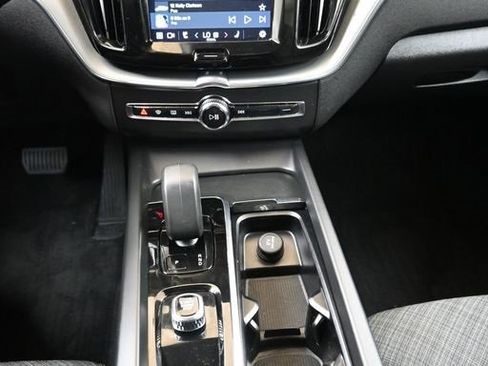 Certified 2023 Volvo XC60 B5 Core image 28