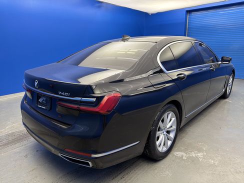 Used 2020 BMW 740i image 7