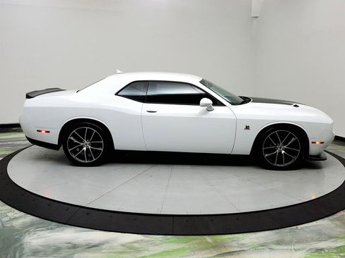 Used 2018 Dodge Challenger R/T Scat Pack RWD image 4