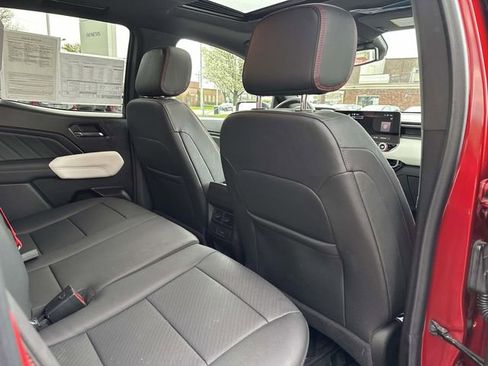 Used 2025 GMC Canyon AT4 w/ AT4X AEV Edition AWD/4WD image 26
