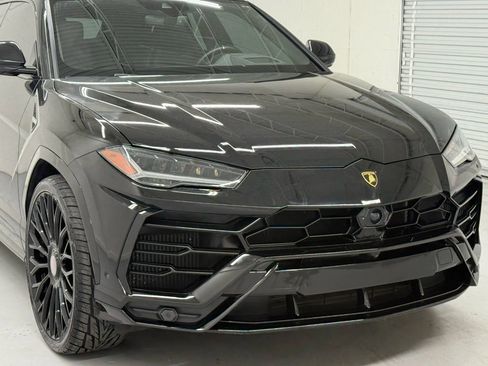 Used 2021 Lamborghini Urus image 10