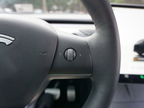 Used 2024 Tesla Model Y Long Range image 7