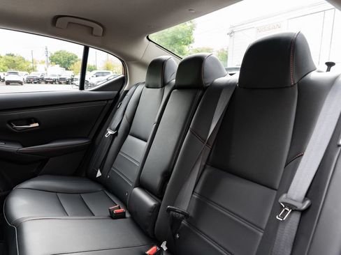 Used 2025 Nissan Sentra SR w/ SR Premium Package FWD image 24