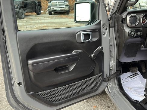 Certified 2021 Jeep Gladiator Sport w/ Trailer Tow Package image 11