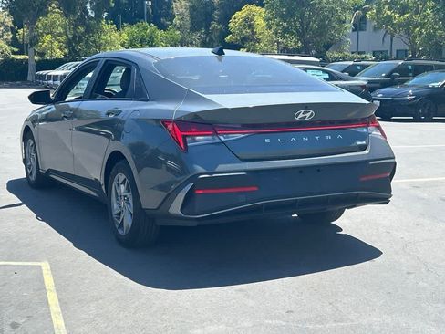 Used 2024 Hyundai Elantra Blue FWD image 2