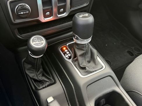 Used 2025 Jeep Wrangler Sport image 30