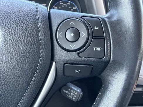 Used 2017 Toyota RAV4 XLE FWD image 23
