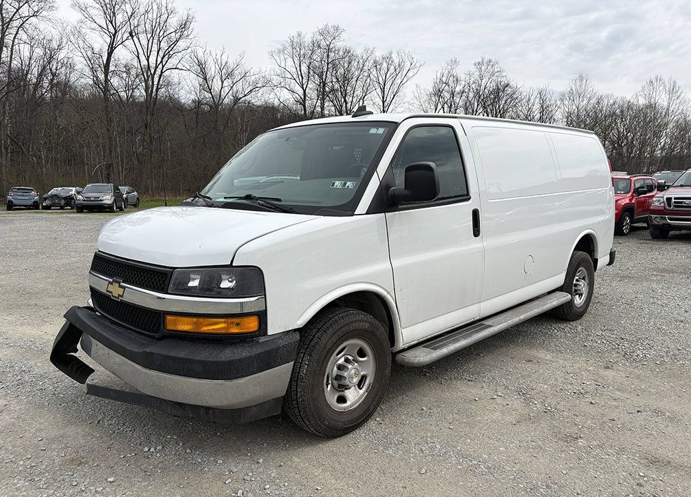 Used 2021 Chevrolet Express 2500 w/ Driver Convenience Package RWD image 2
