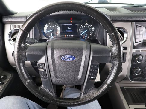 Used 2017 Ford Expedition XLT RWD image 26