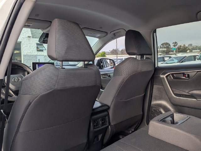 Used 2024 Toyota RAV4 LE AWD/4WD image 13