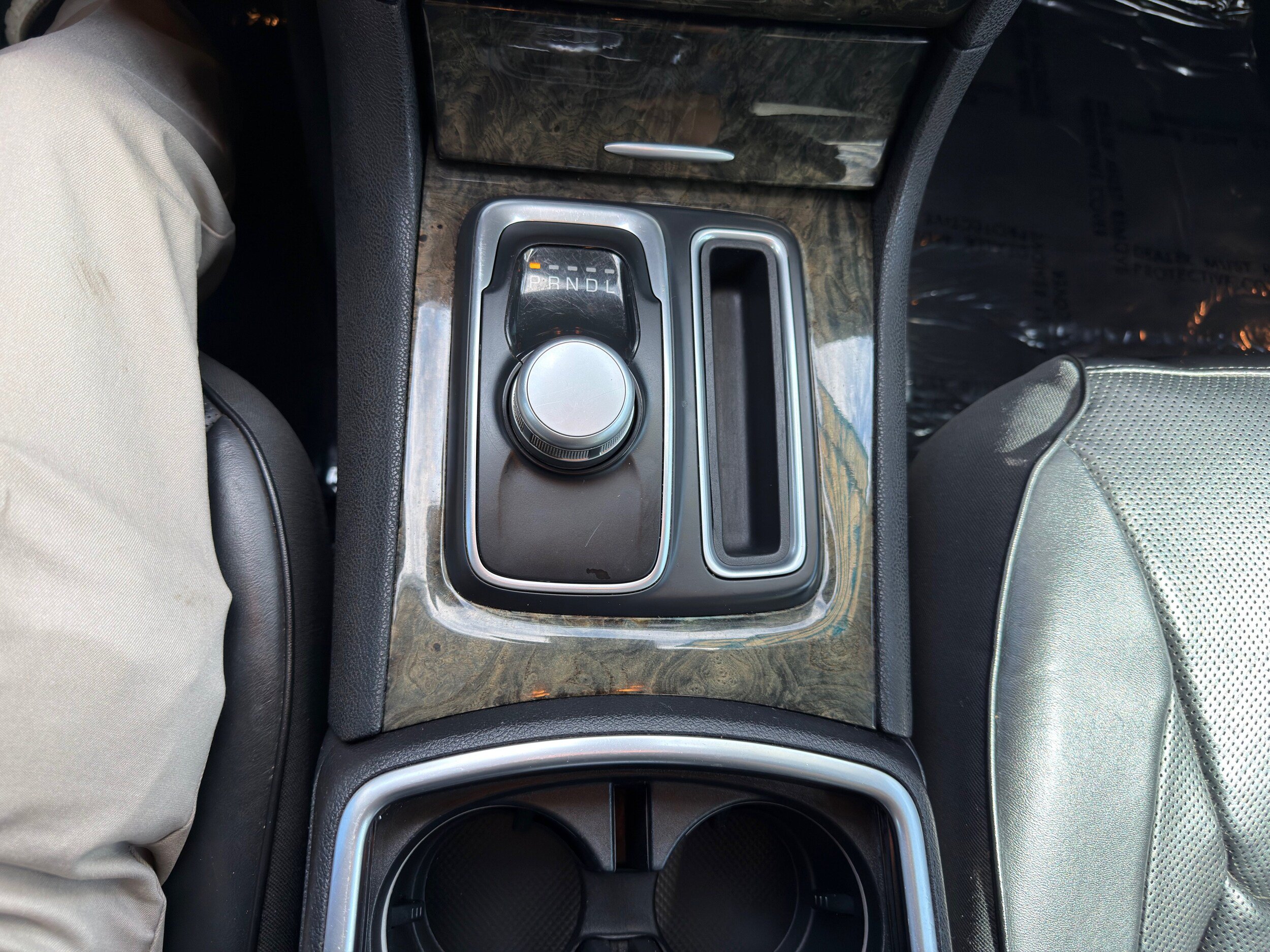 Used 2015 Chrysler 300 C w/ Harman/Kardon Audio Group RWD image 32