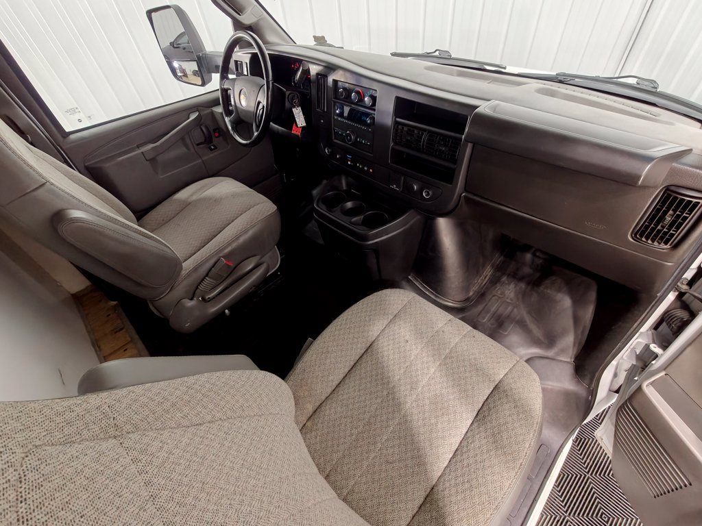Used 2022 Chevrolet Express 3500 w/ Power Convenience Package RWD image 27