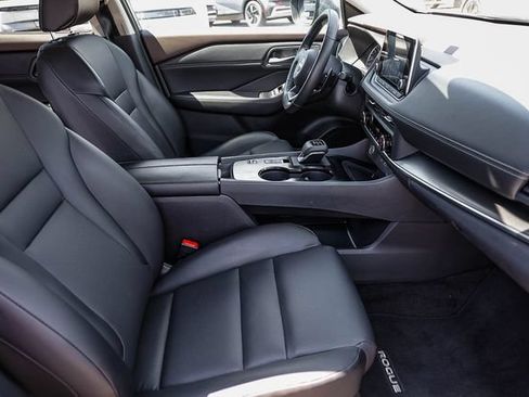Used 2023 Nissan Rogue SV w/ SV Premium B Package FWD image 20