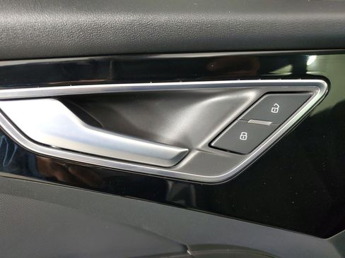 Certified 2024 Audi Q4 e-tron Premium image 32