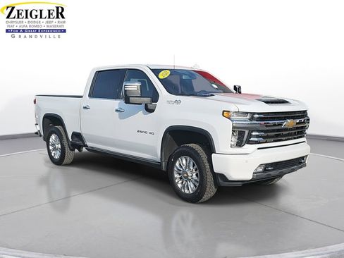 Used 2022 Chevrolet Silverado 2500 High Country image 3
