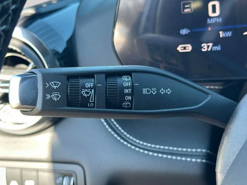 Used 2025 Chevrolet Blazer EV LT AWD/4WD image 18