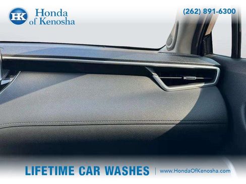 Used 2022 Toyota Corolla Cross XLE image 11