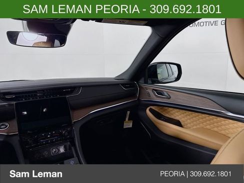 New 2025 Jeep Grand Cherokee Summit w/ Obsidian Package image 25